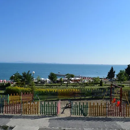 Hotel Eva 2* ラヴダ