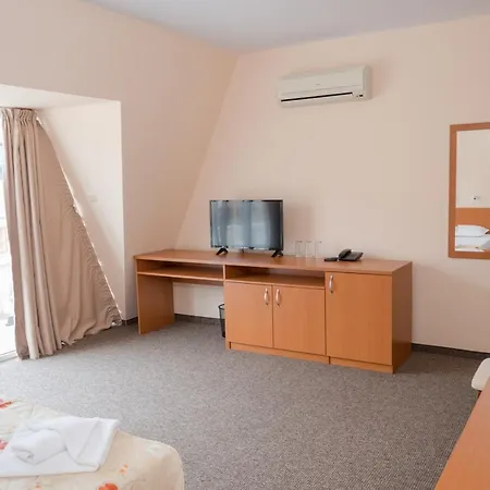 Hotel Eva ホテル 2*