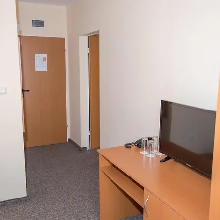 Hotel Eva 2* ラヴダ