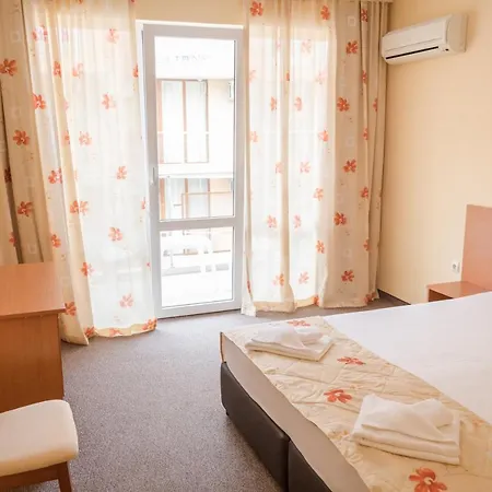 Hotel Eva ホテル ラヴダ