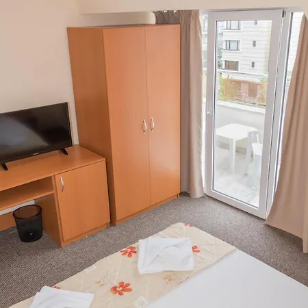 ホテル Hotel Eva 2*