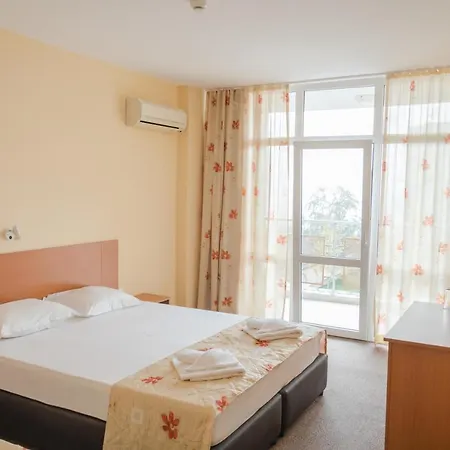 ホテル Hotel Eva 2*