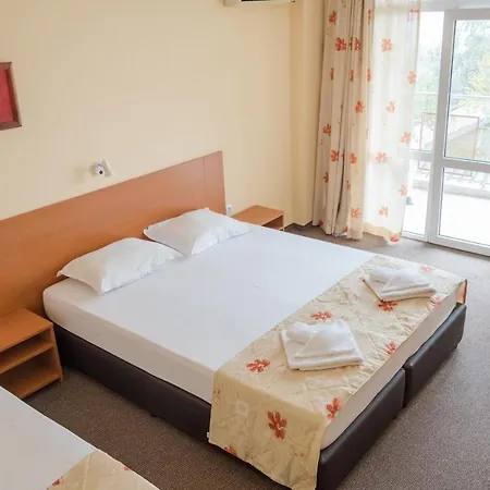 ホテル Hotel Eva 2*