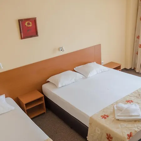 Hotel Eva ホテル 2*