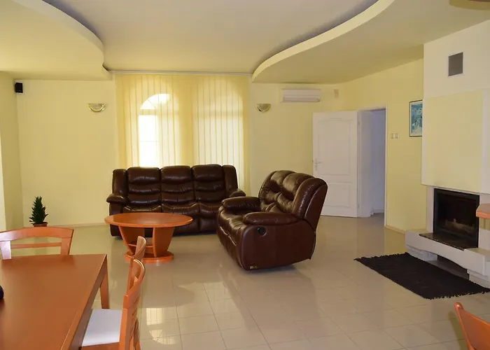 Hotel Eva מלון 2*