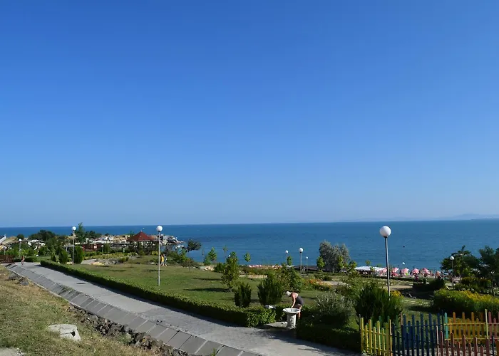 מלון Hotel Eva 2*