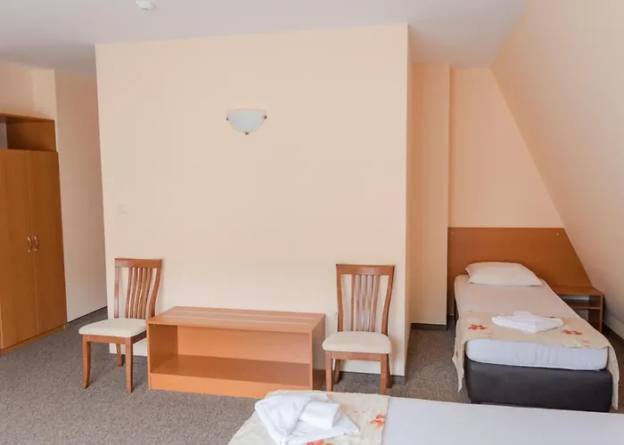 מלון Hotel Eva רבדה