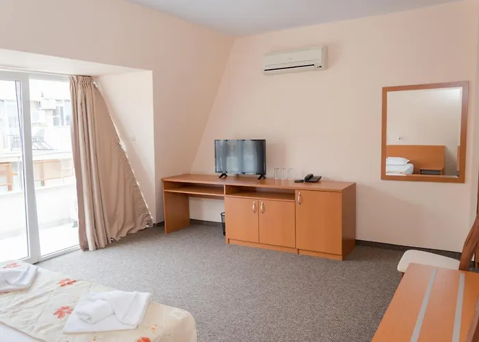 Hotel Eva מלון 2*