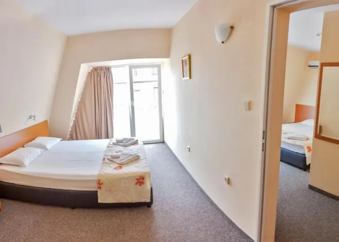 Hotel Eva מלון 2*