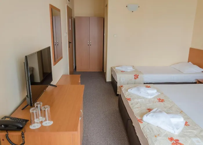 מלון Hotel Eva רבדה