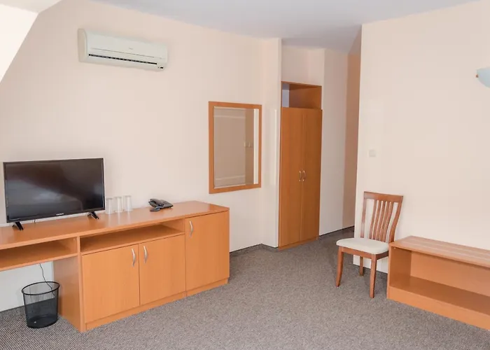 מלון Hotel Eva רבדה