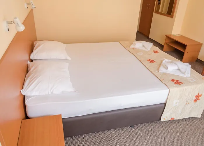 Hotel Eva מלון רבדה