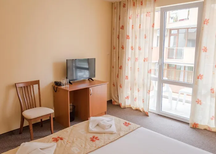 מלון Hotel Eva 2*