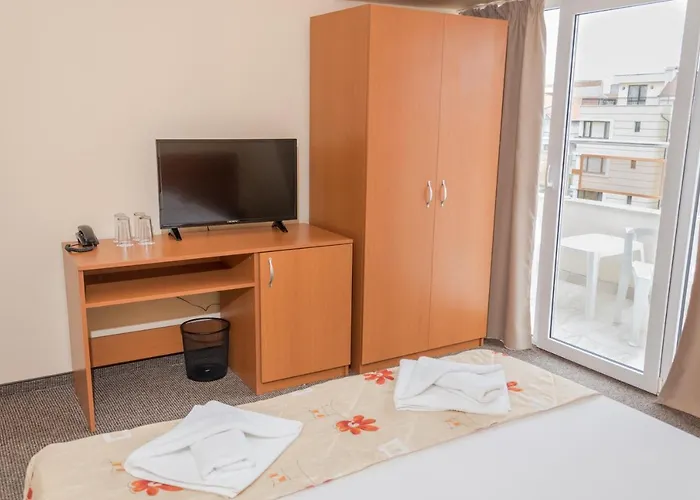 Hotel Eva מלון 2*