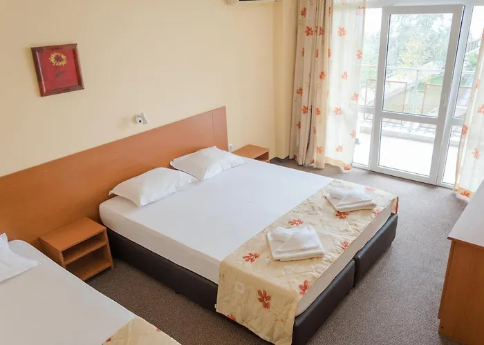 מלון Hotel Eva 2*