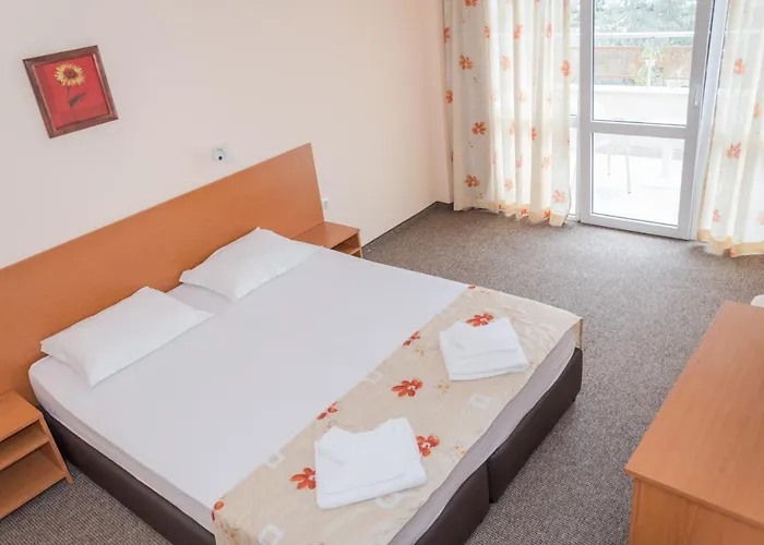 מלון Hotel Eva רבדה